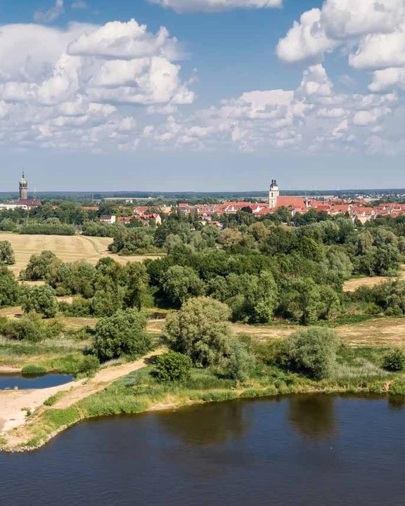 Panoramaaufnahme Lutherstadt Wittenberg mit Elbe