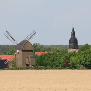Mühle und Kirche in Dennewitz