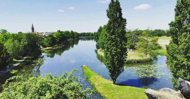 Wörlitzer See im Sonnenschein von der Villa Hamilton