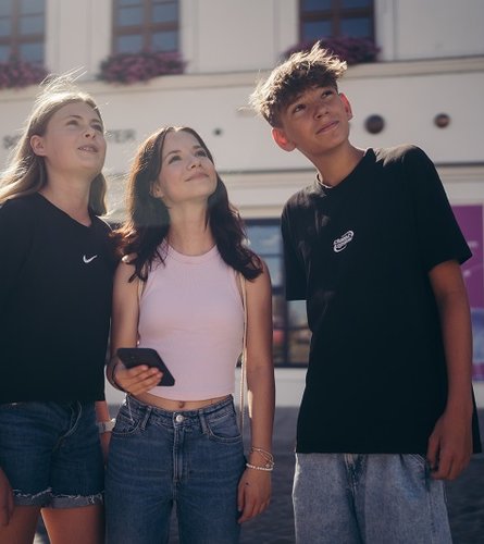 Kids beim Erproben der wittwalk-App in Wittenberg 