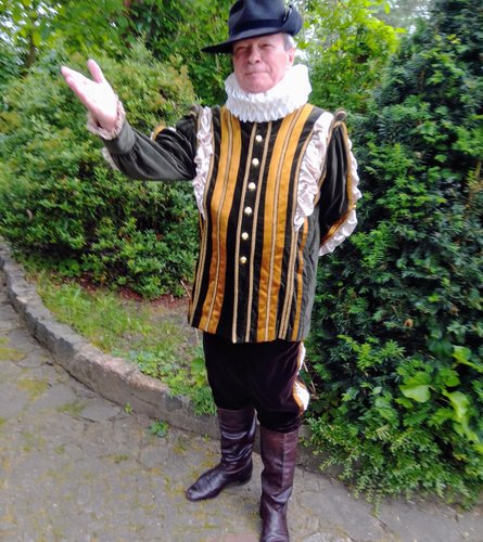 Der Festungsbaumeister Matthes C. von Pollerwerk führt Sie persönlich. 