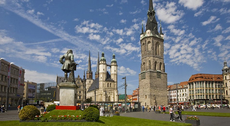 Marktplatz mit Rasen 